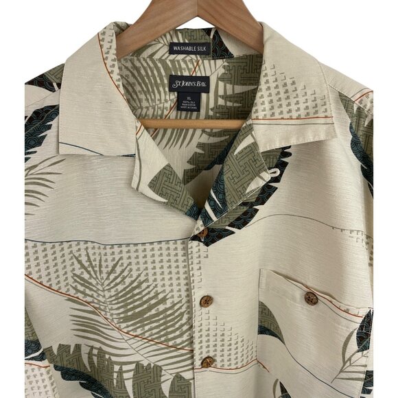 St. John's Bay Mens Size XL Washable Silk Tan Green Tropical Short Sleeve Shirt - Picture 3 of 8